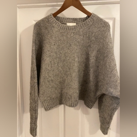 H&M Sweaters - H&M Heather Gray Women's Crew Neck Sweater